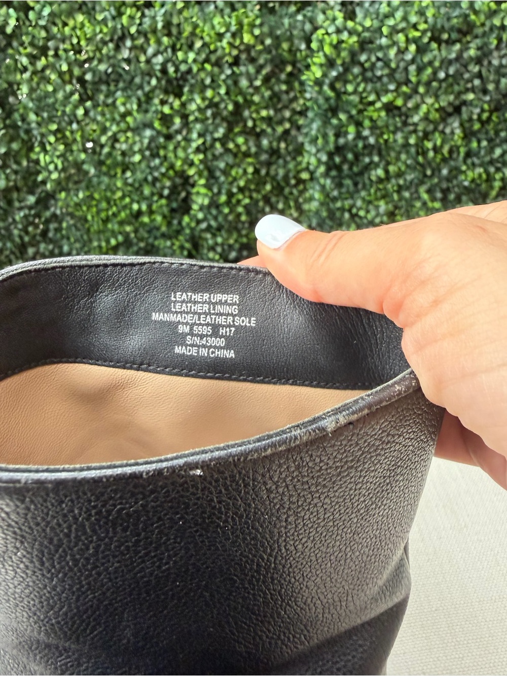 GUC Tory Burch Hallie Black Leather Mid-Calf Logo Boot with Gold Emblem Size 9 - Picture 5 of 9